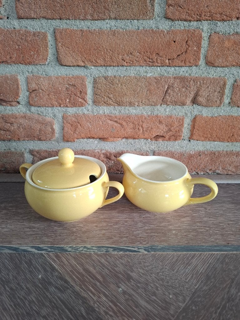 Suikerpotje en melkkannetje Petrus Regout pastel geel, Antiek en Kunst, Ophalen of Verzenden