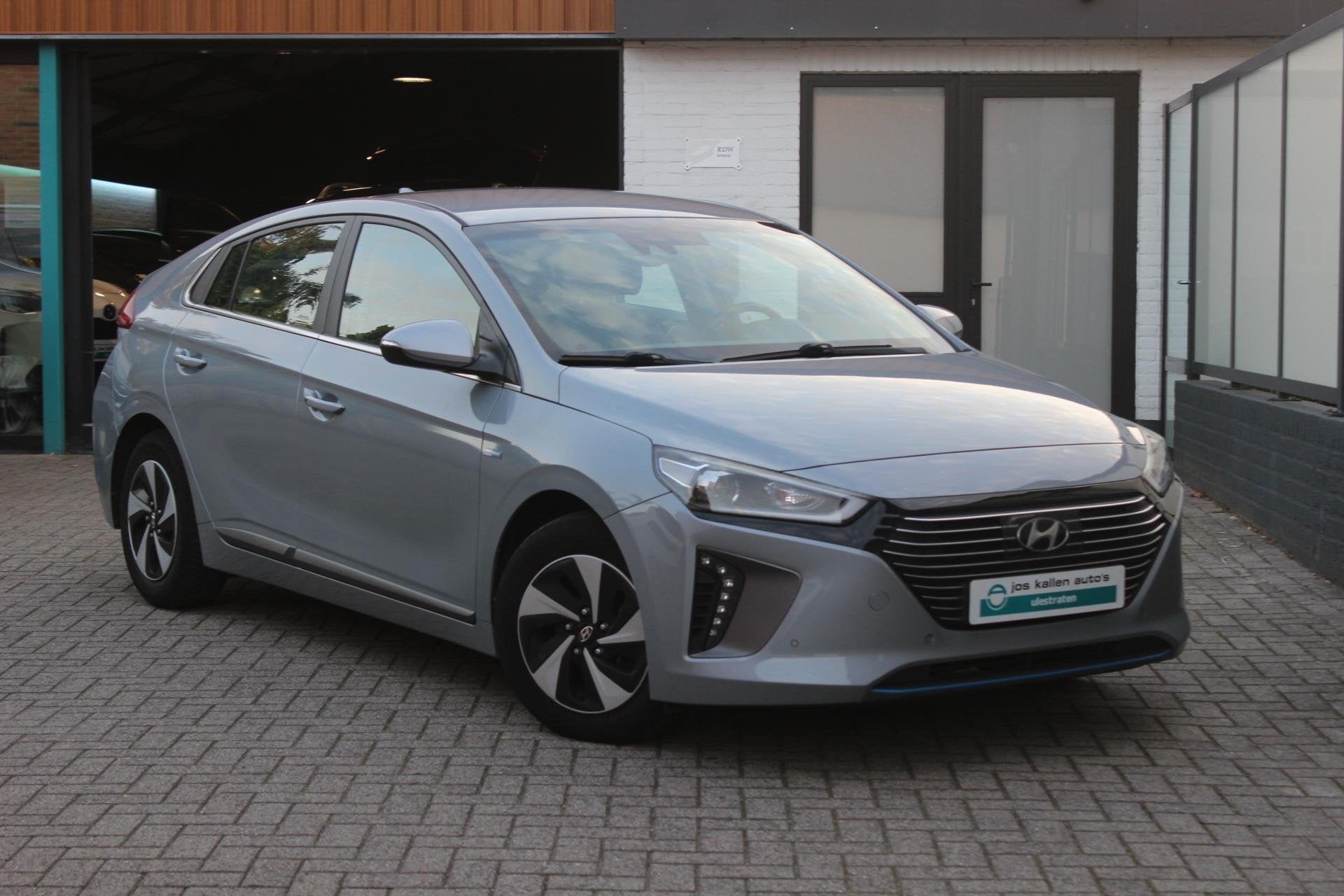 Hyundai IONIQ 1.6 GDi Comfort Navi, Camera, Carplay., Auto's, 1345 kg, Stof, Gebruikt, Euro 6