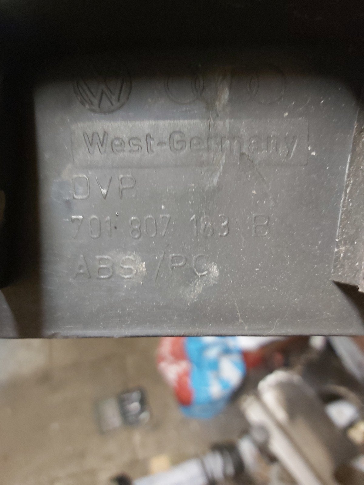 VW/Audi onderdeel West-Germany 701 807 183 B, Ophalen of Verzenden, Gebruikt, Audi