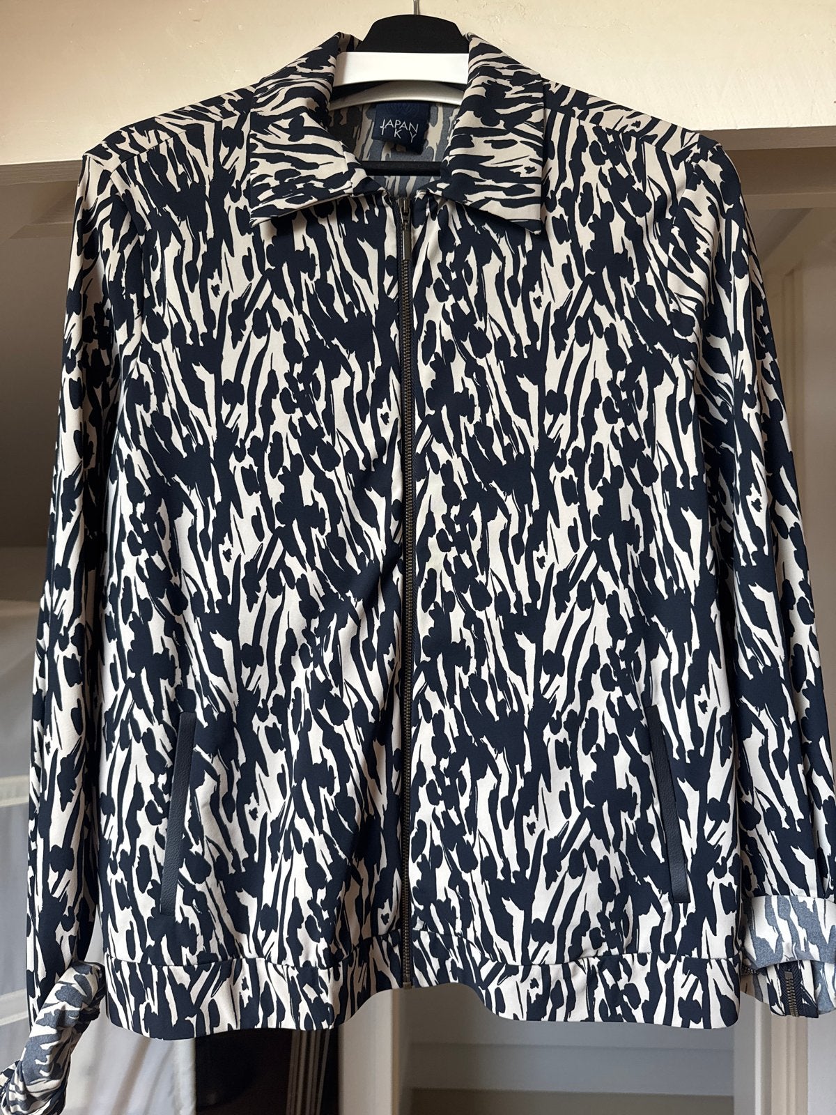 Japan TKY jasje met print - Maat XL, Ophalen of Verzenden, Zo goed als nieuw, Zwart
