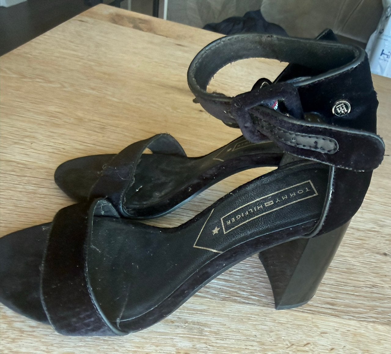 Tommy Hilfiger Zwarte Sandalen met Hak - Maat 38, Ophalen of Verzenden, Gedragen, Zwart, Sandalen of Muiltjes