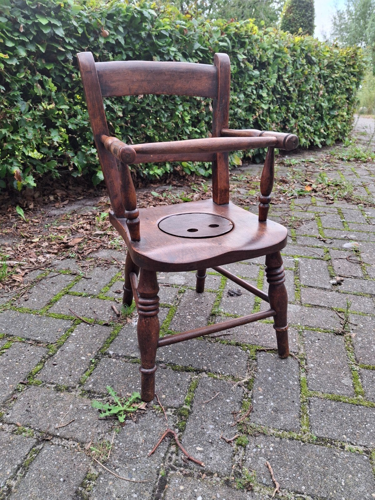 Antiek Kinderstoeltje met Provenance, Ophalen