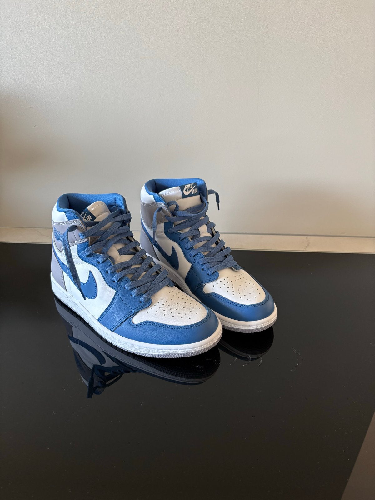 Nike Air Jordan 1 High OG 'Hyper Royal' - Maat 45, Kleding | Heren, Schoenen, Ophalen of Verzenden, Zo goed als nieuw, Blauw, Sneakers of Gympen