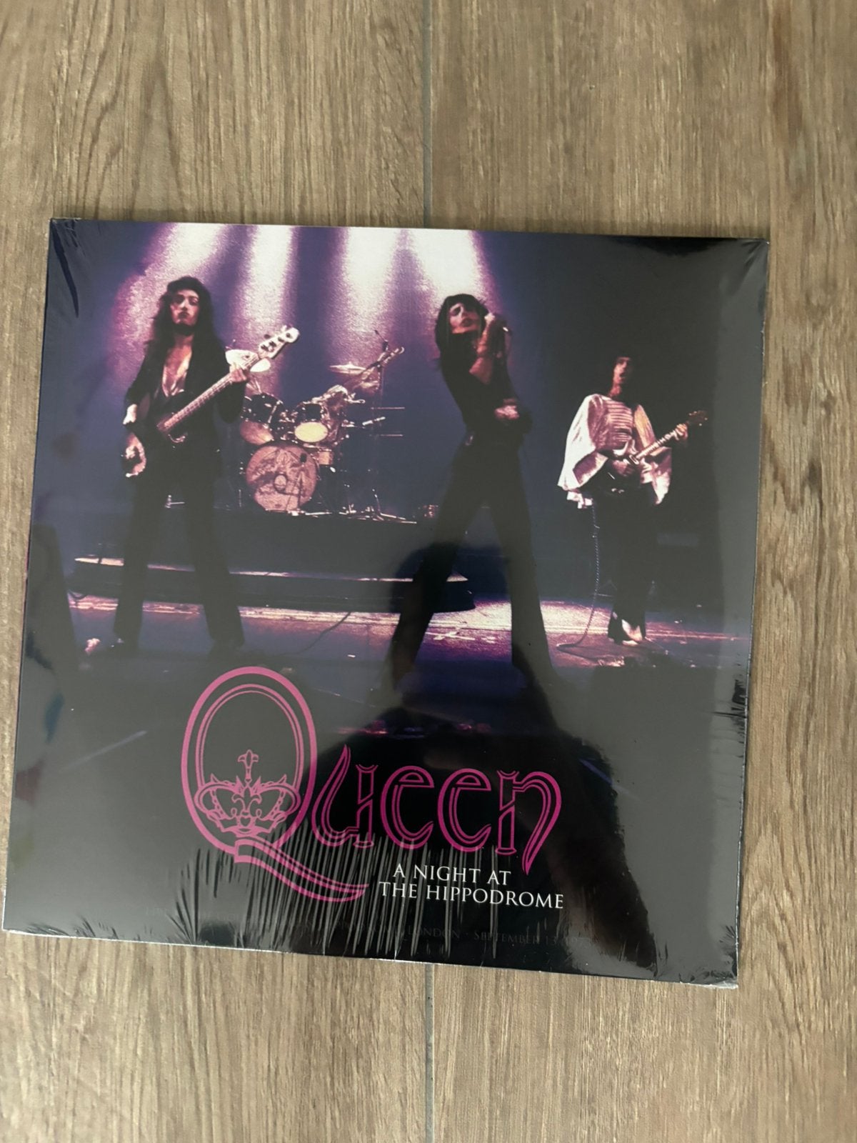 Queen - A Night At The Hippodrome LP , nieuwstaat, Verzenden, Nieuw in verpakking, 12 inch, Poprock