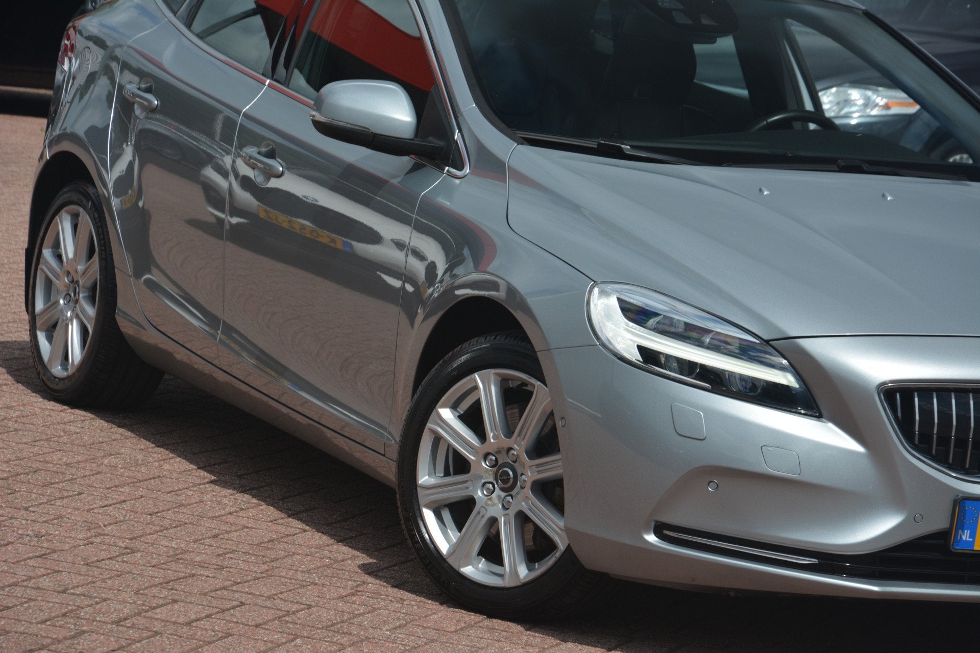 Volvo V40 2.0 D3 Inscription | Naviagtie | Panoramadak | Sta, Gebruikt, Euro 6, 4 cilinders, 1353 kg