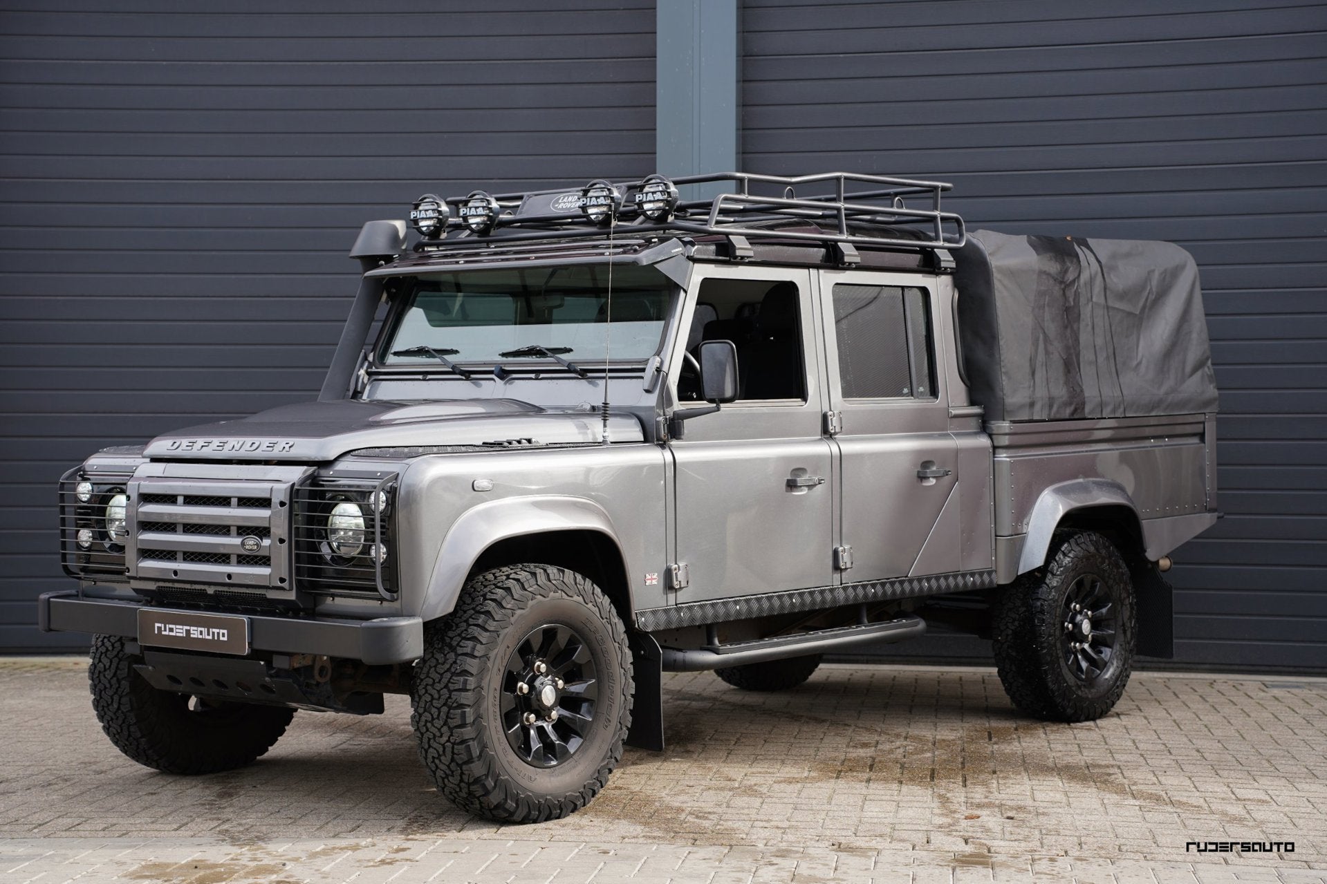 Land Rover Defender 2.2 D 130" S Crew Cab | Automaat | Grote, Auto's, Automaat, Gebruikt, Zwart, 4 cilinders