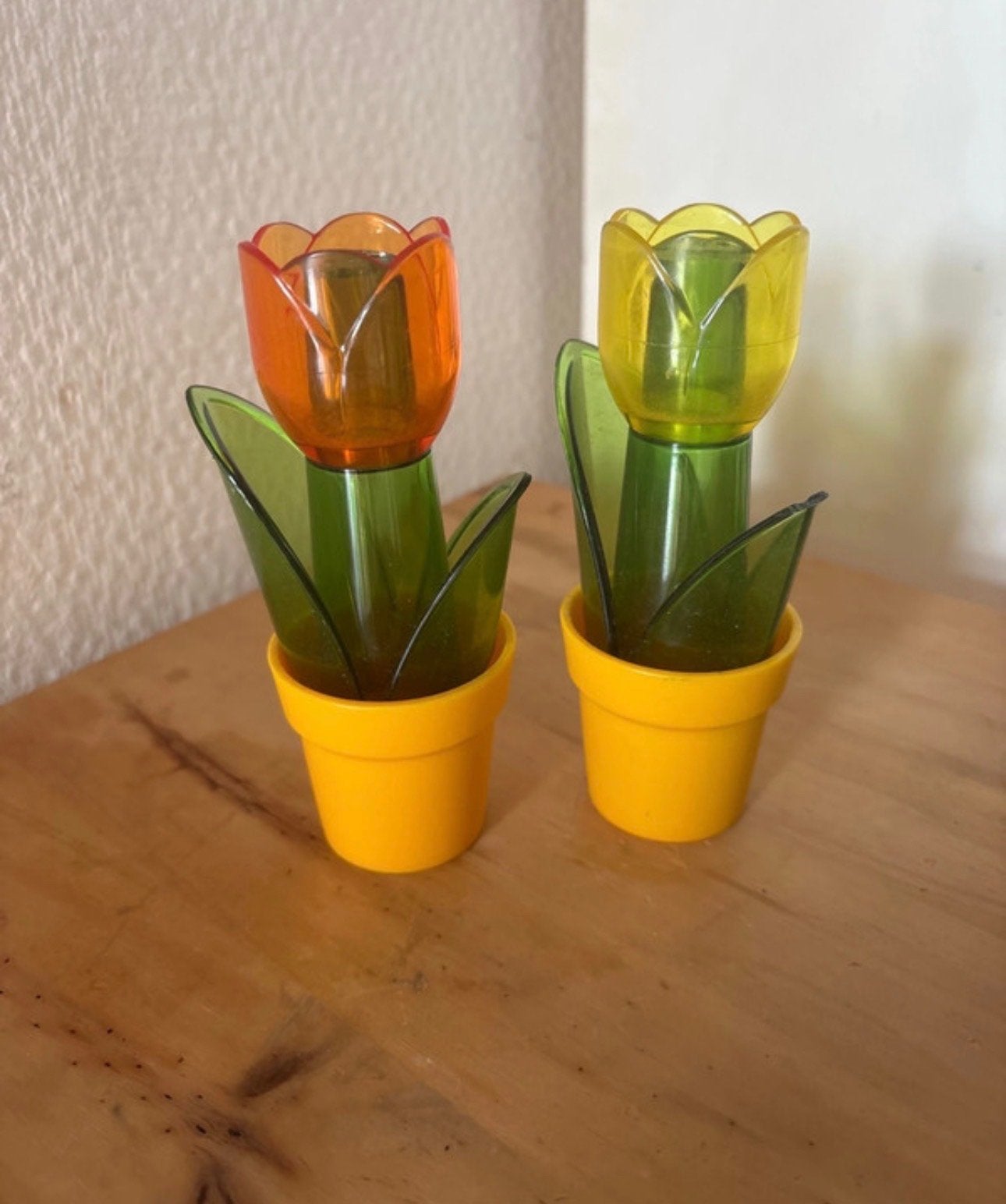 Vintage kunststof tulp theelichthouders - set van 2, Huis en Inrichting, Vintage, Gebruikt, Meerkleurig, Kunststof