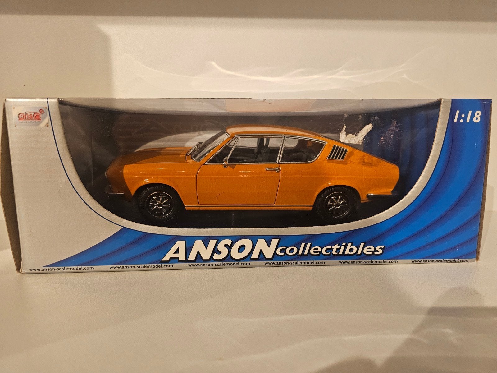 Anson Audi 100 Coupé S Oranje 1:18, Hobby en Vrije tijd, Ophalen of Verzenden, Zo goed als nieuw, Auto, Anson
