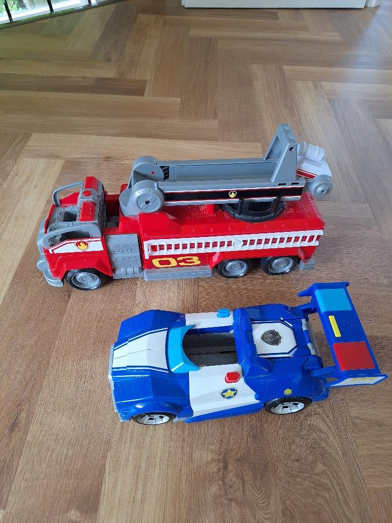 Paw patrol brandweer en politieauto, Ophalen, Zo goed als nieuw