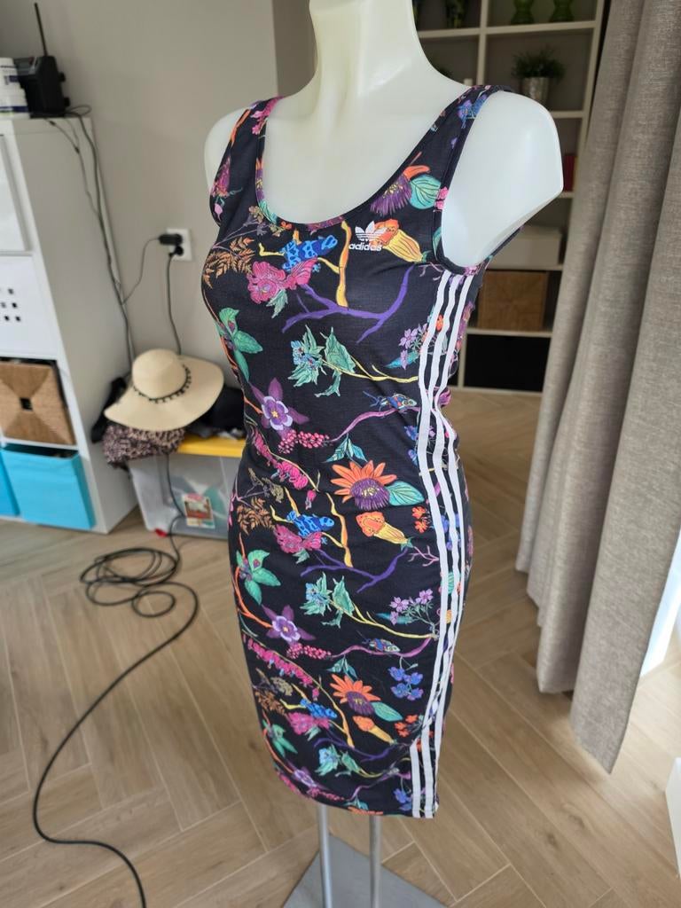Adidas mooie zomer jurk maat s, Kleding | Dames, Jurken, Overige kleuren, Adidas, Ophalen of Verzenden, Zo goed als nieuw