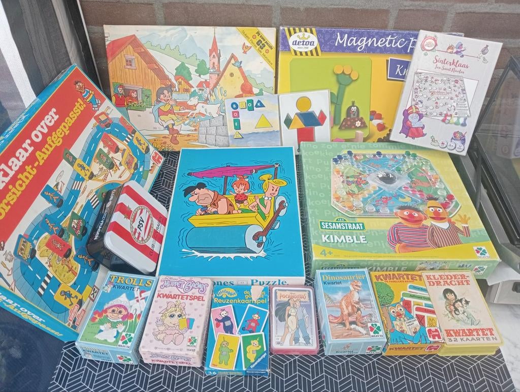 Diverse kwartetten, puzzels, spellen ,stratego, Ophalen