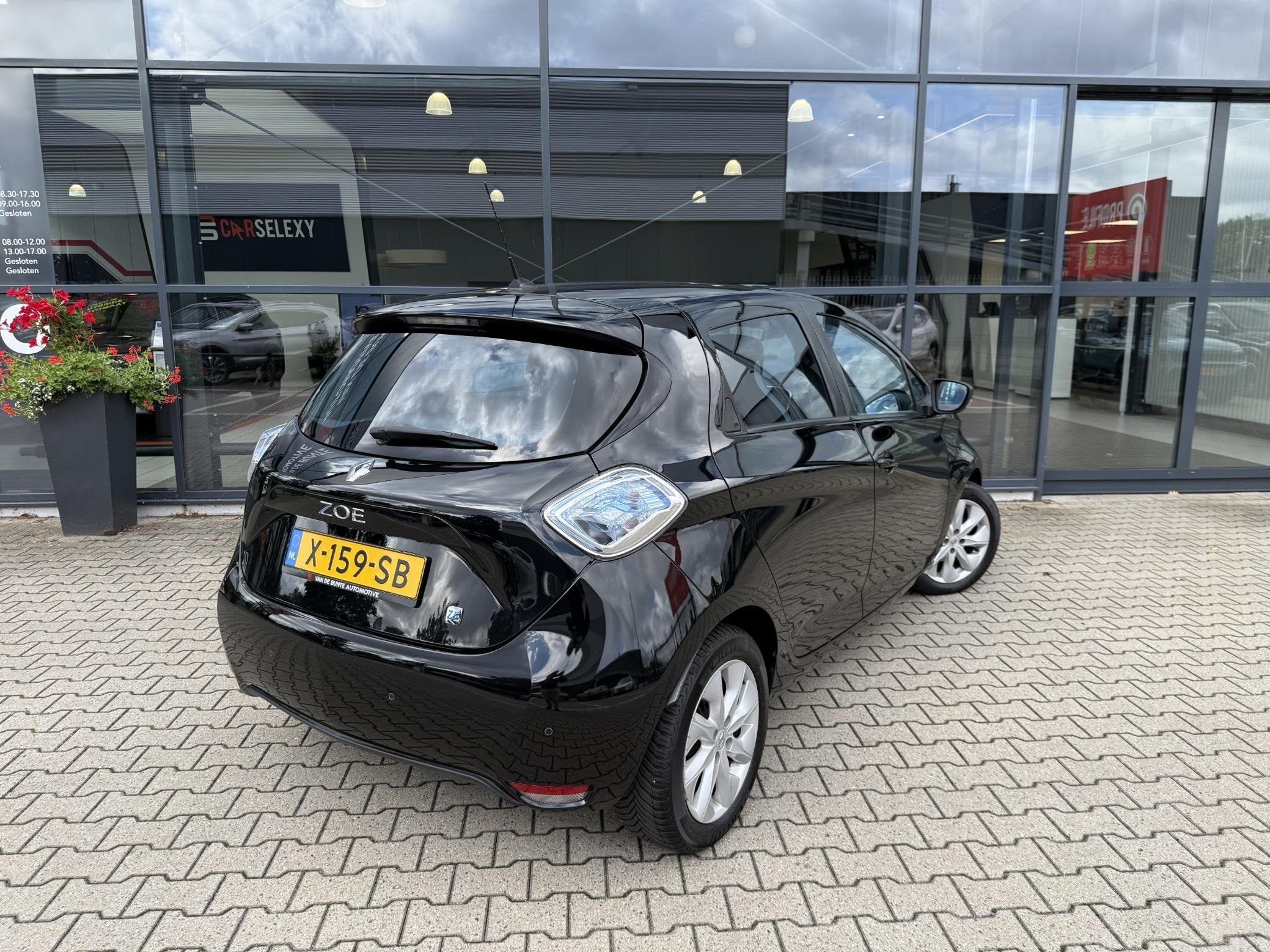 Renault ZOE Q210 Life Quickcharge 22 kWh *Cruise Control*, Auto's, Stof, 22 kWh, Zwart, ZOE