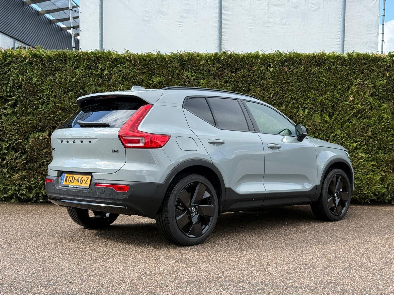 Volvo XC40 B4 Plus Black Edition | Panoramadak | 360 camera, 12 maanden, Gebruikt, Euro 6, 4 cilinders