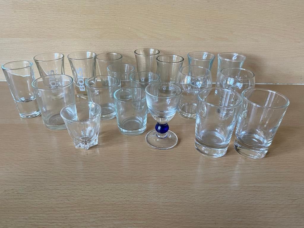 Verschillende shotglaasjes shot glaasje, Verzamelen, Glas en Borrelglaasjes, Ophalen of Verzenden, Zo goed als nieuw, Borrel- of Shotglas