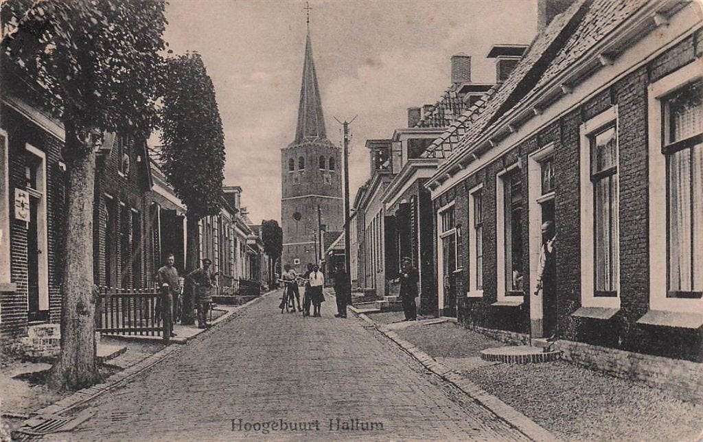 702-341-047 Hoogebuurt Hallum, Verzamelen, Ansichtkaarten | Nederland, Verzenden, Voor 1920, Friesland