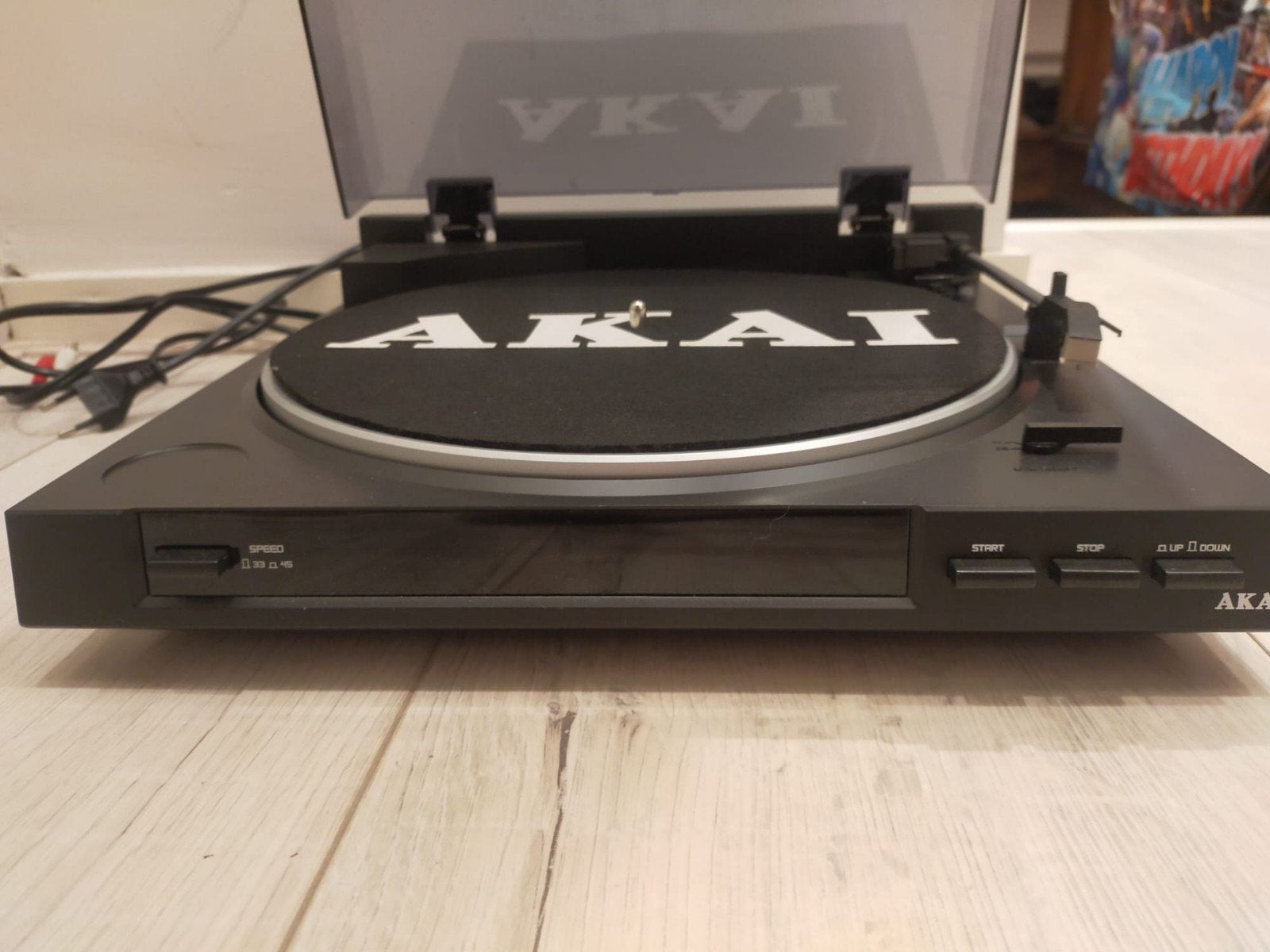 Akai ATT01U USB Platenspeler, Ophalen of Verzenden, Zo goed als nieuw, USB-aansluiting, Platenspeler