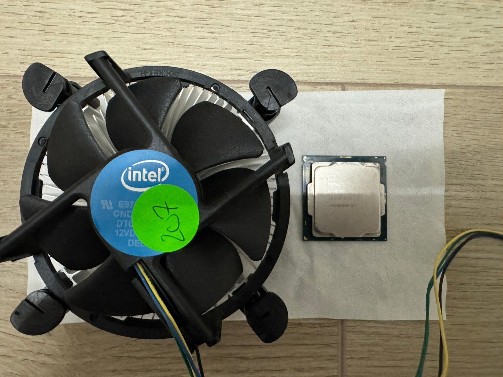 Intel Core i7-8700 CPU (6C/12T tot 4.60 GHz), Ophalen of Verzenden, Zo goed als nieuw, 3 tot 4 Ghz