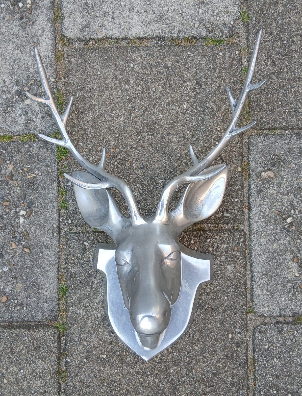 Metalen hertenkop wanddecoratie, Gebruikt, Ophalen of Verzenden, Metaal, Industrieel