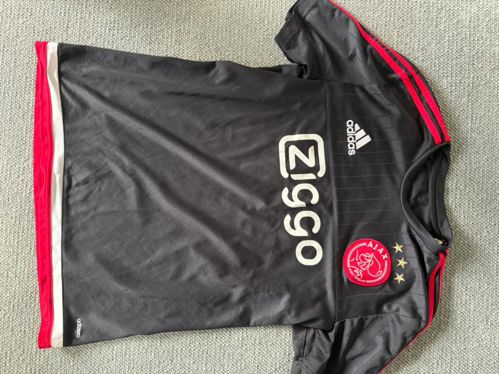 Ajax uitshirt 2015/2016 - Maat M - Zwart/Rood, Kleding | Heren, Ophalen of Verzenden, Gedragen, Maat 48/50 (M), Zwart