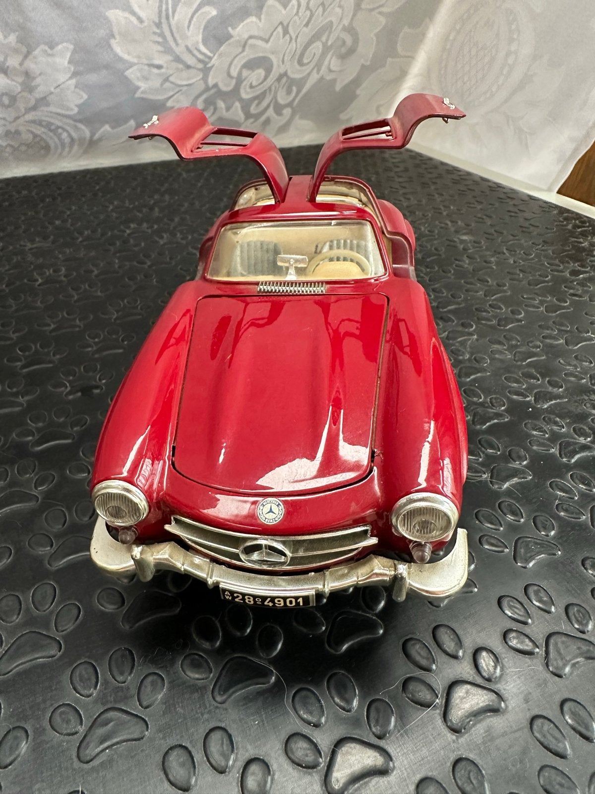 Mercedes-Benz 300 SL Gullwing schaalmodel rood, Ophalen of Verzenden, Gebruikt, Auto, Overige merken