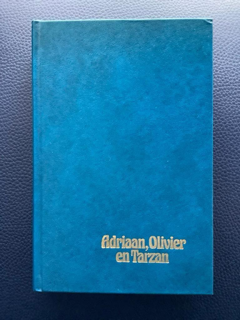 Adriaan, Olivier en Tarzan - Leonard Huizinga, Ophalen of Verzenden, Gelezen, Leonard Huizinga