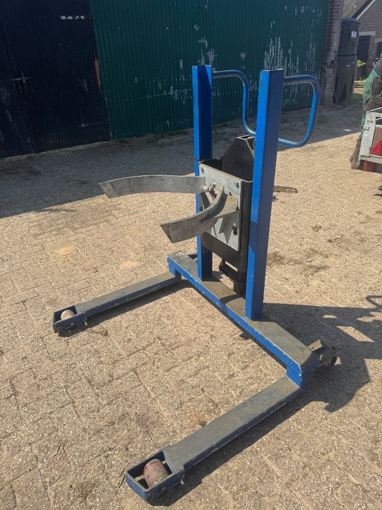 Hydraulische vatentrolley Denios voor grote vaten tot 300 kg, Ophalen