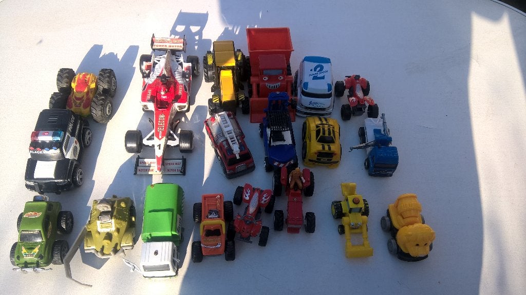 TE koop aangeboden mooi speelgoed autos doe gepast bod., Ophalen of Verzenden, Gebruikt