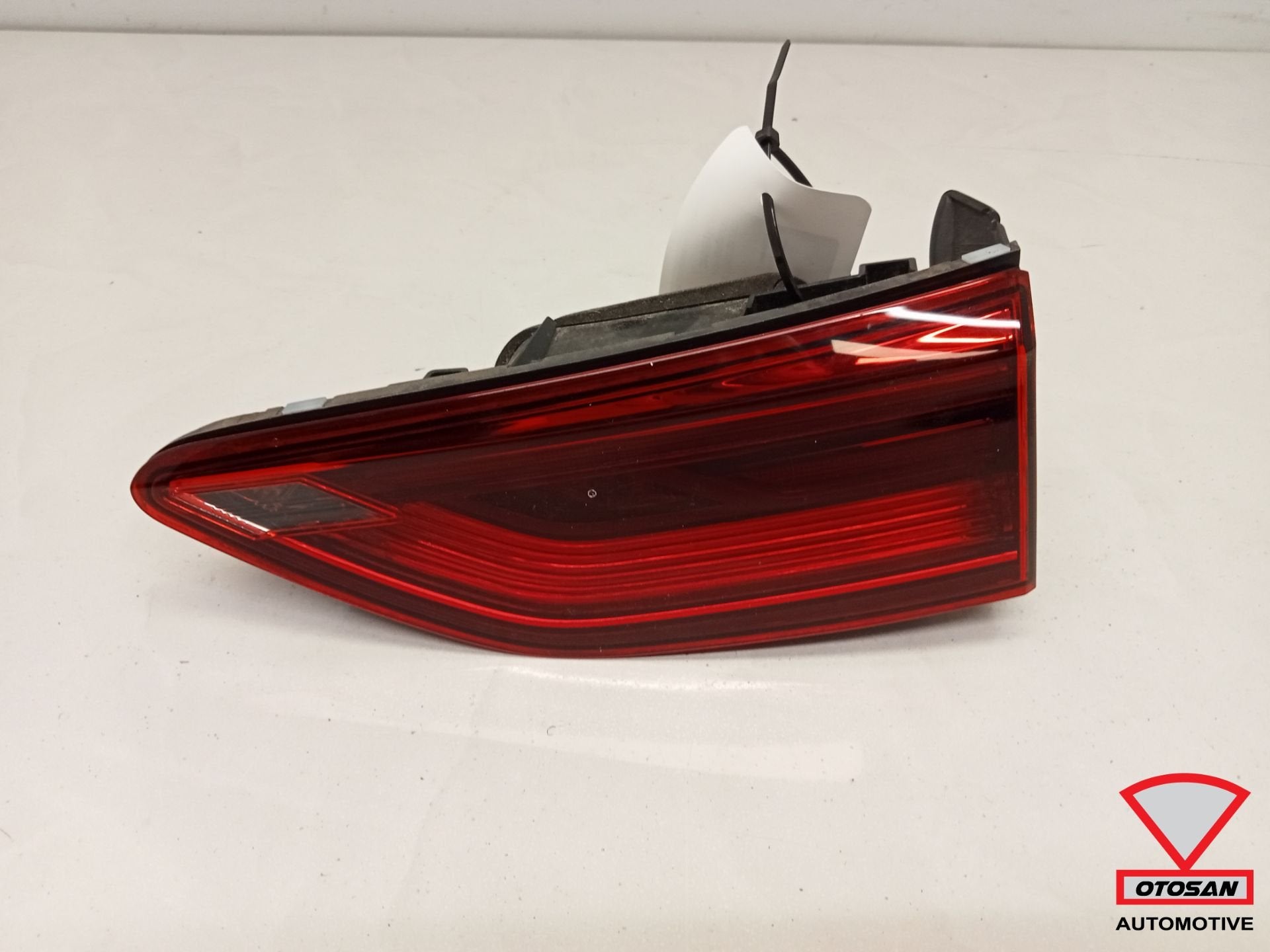 VW GOLF 8 VIII Binnenste Achterlicht Rechts 5ho945094c, Auto-onderdelen, Verlichting, Gebruikt, Volkswagen, Volkswagen AG, Berliner Ring 2
38440  Wolfsburg, DE