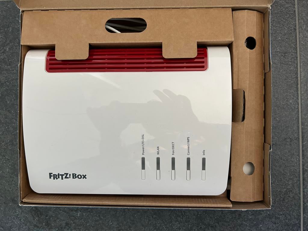 Fritzbox 6890 LTE 4G mobiel Internet Router, Ophalen of Verzenden, Zo goed als nieuw, Router met modem, FRITZ!Box