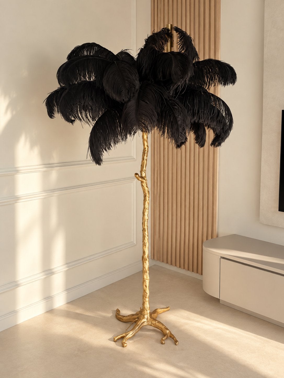 Luxe Vloerlamp met Zwarte Struisvogelveren en Gouden Voet, Overige fittingen, Ophalen of Verzenden, Zo goed als nieuw, Metaal