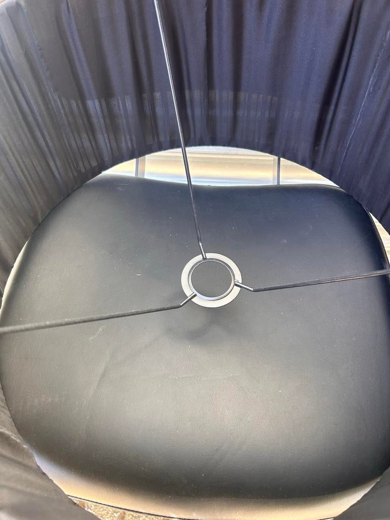 2 grote plissé lampenkappen zwart en wit, Gebruikt, ., Zwart, Rond