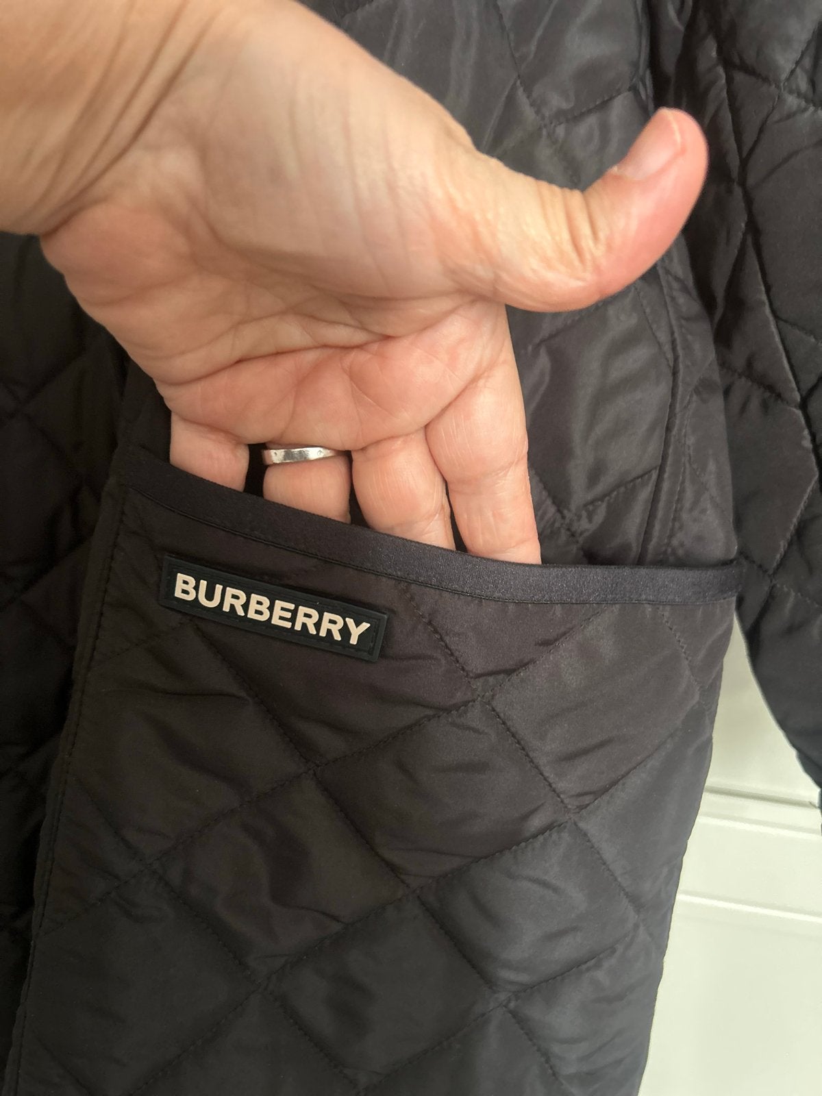 Burberry gewatteerde jas - Zo goed als nieuw - Maat L, Ophalen of Verzenden, Zo goed als nieuw, Maat 42/44 (L), Zwart