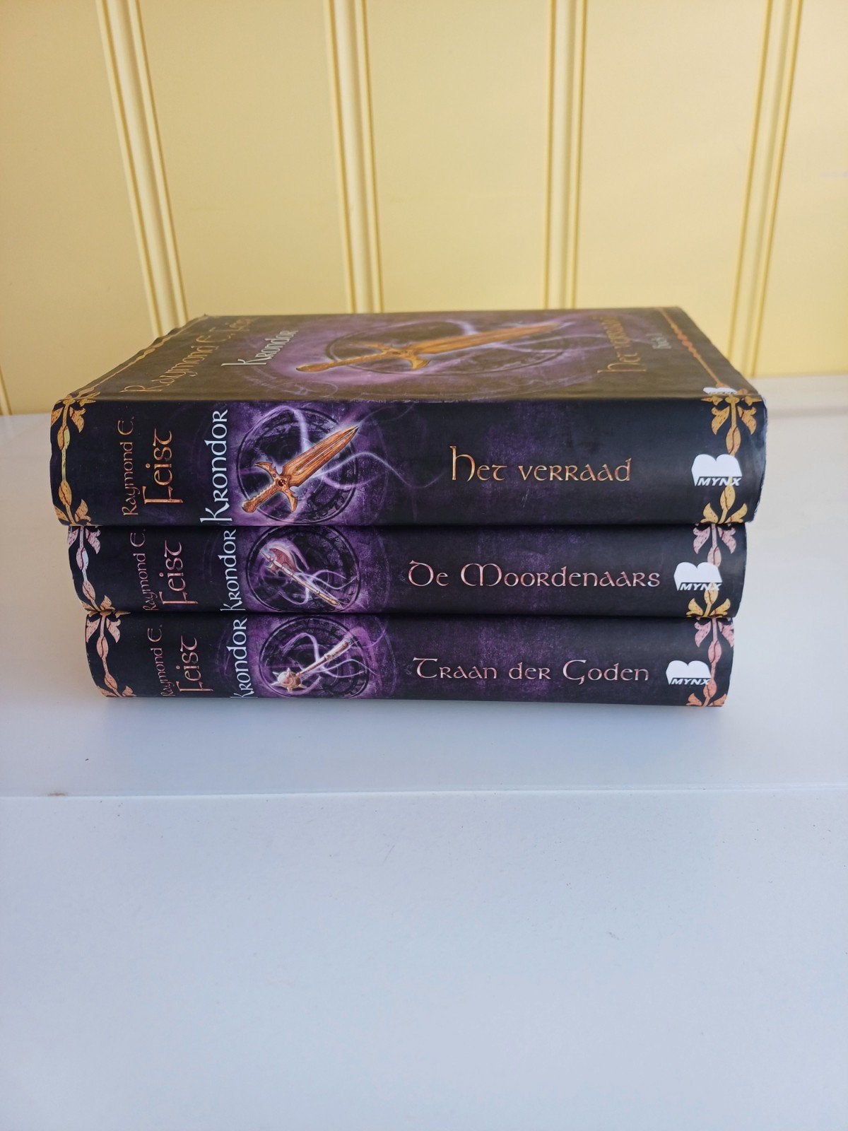 Krondor trilogie, Ophalen of Verzenden, Gelezen, Raymond E. Feist