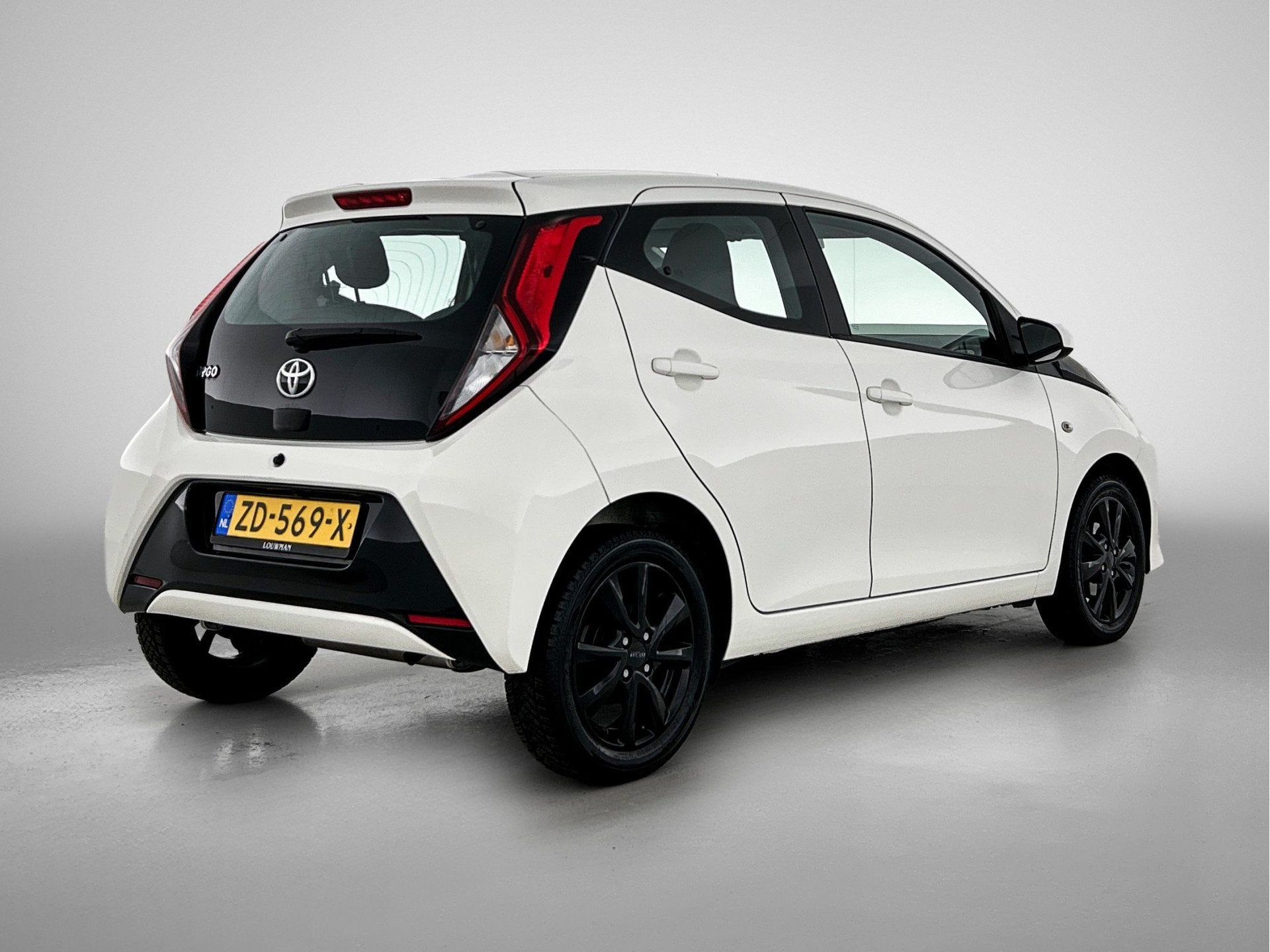 Toyota Aygo 1.0 VVT-i x-play (bj 2019), Voorwielaandrijving, 12 maanden, Stof, Gebruikt