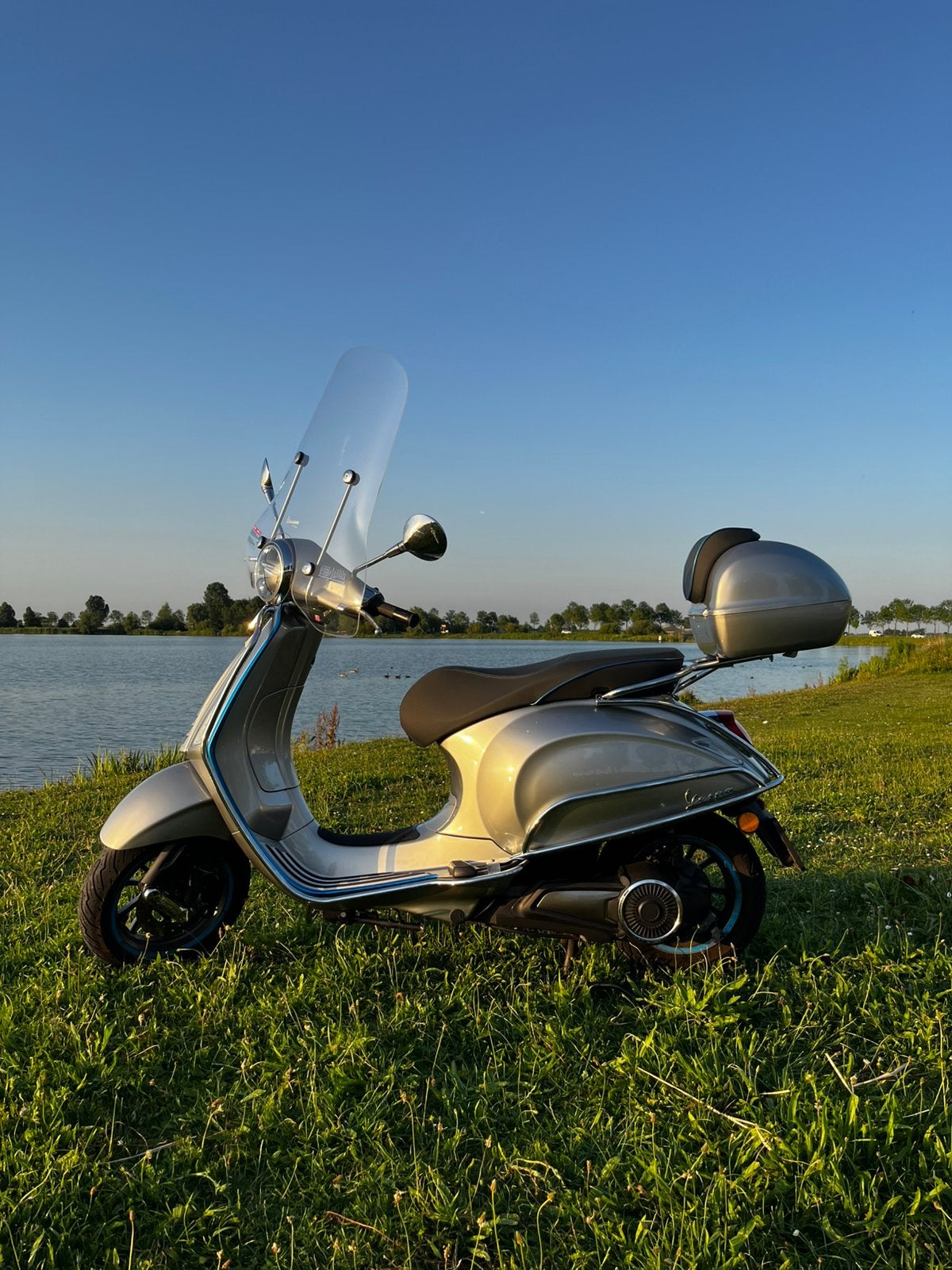 Vespa Elettrica 45 km/u | 2019 | Zilver, Ophalen, Overige modellen, Maximaal 45 km/u, Elektrisch