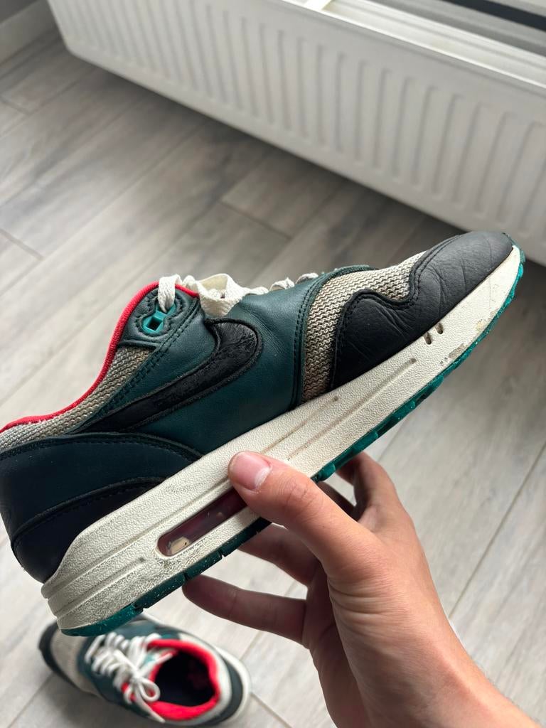 Nike air max one lebron james x liverpool maat 42, Ophalen, Gedragen, Overige kleuren