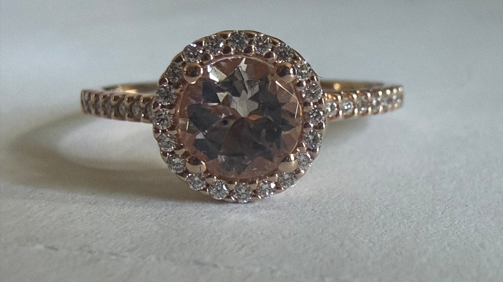 Roségouden Halo Ring met briljant/morganiet, Sieraden, Tassen en Uiterlijk, Ringen, Nieuw, Ophalen of Verzenden, 17 tot 18, Roze