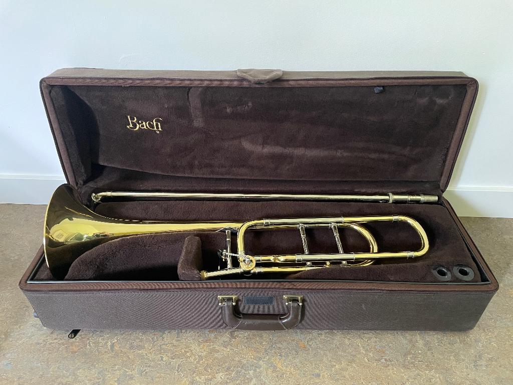 Vincent Bach Stradivarius, model 42, met kwartventiel, Muziek en Instrumenten, Ophalen, Gebruikt, Tenor, Met koffer