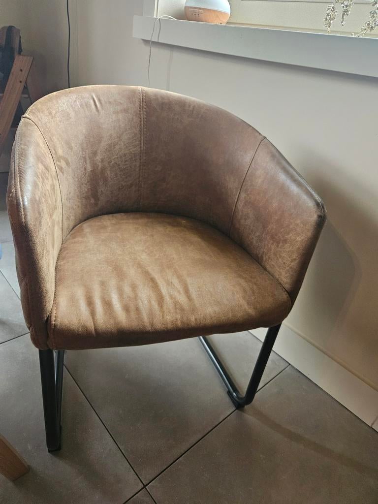 Comfortabele bruine stoel met metalen onderstel, Gebruikt, Bruin, Vintage, Industrieel, Modern, Ophalen of Verzenden