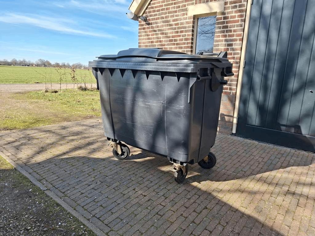 afval container 660 l, Huis en Inrichting, Woonaccessoires | Prullenbakken, Gebruikt, Kunststof, 40 liter of meer, Met pedaal