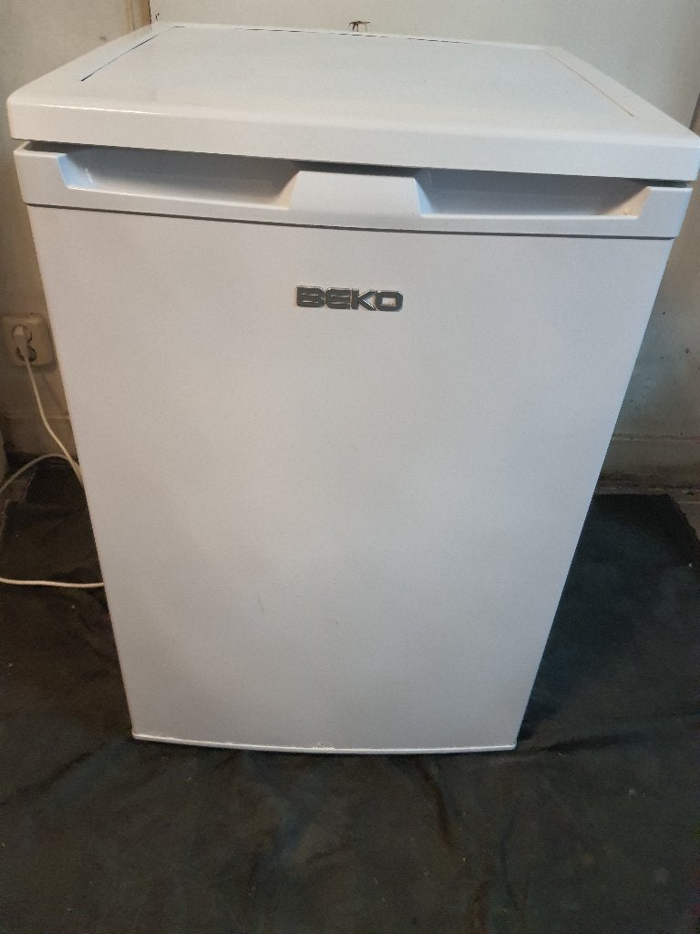 Beko koelkast tafelmodel met vriesvak werkt perfect, Ophalen, Minder dan 85 cm, 100 tot 150 liter, Zo goed als nieuw