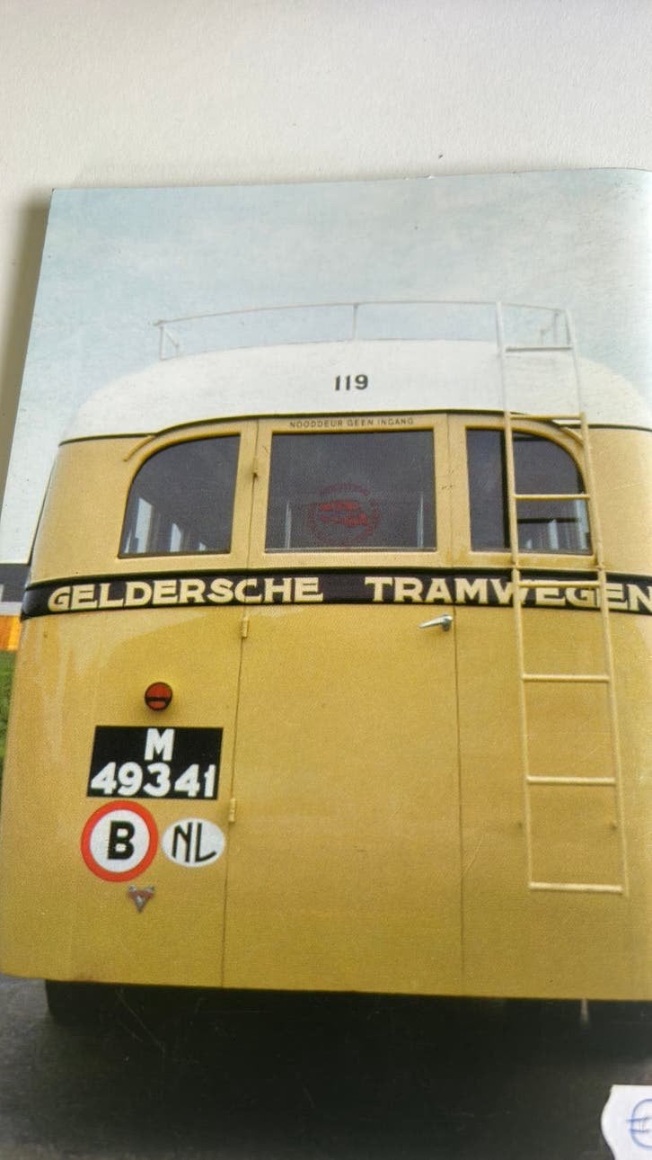 Collectie Historische Autobussen - Frank van den Boogert, Boeken, Geschiedenis | Stad en Regio, Ophalen of Verzenden, 20e eeuw of later