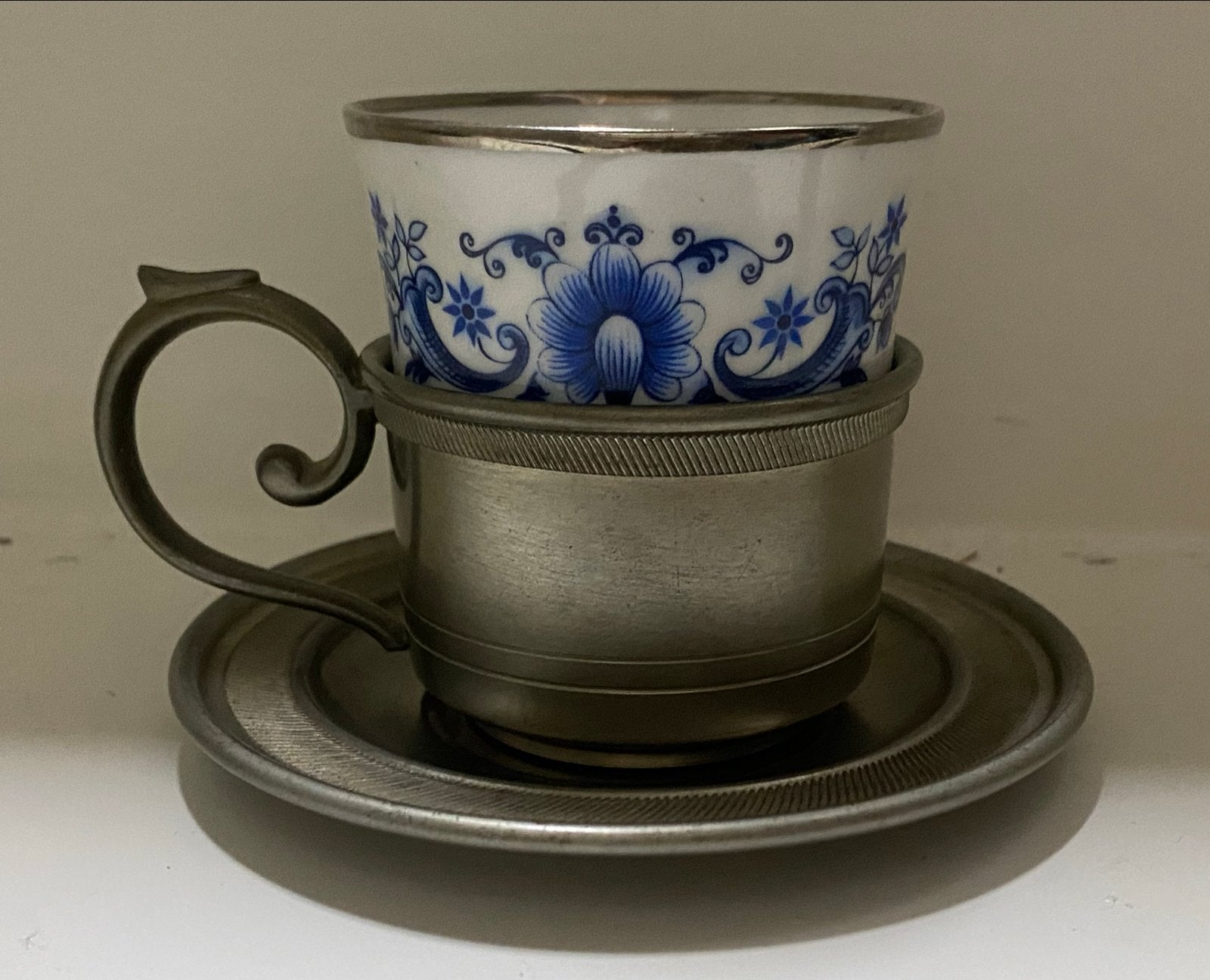 Antieke tinnen beker met Delfts blauw porselein, Ophalen of Verzenden