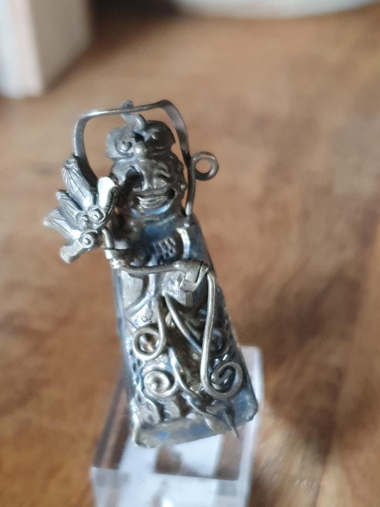 Antieke Chinese zilveren hanger met lachende Boeddha, Ophalen of Verzenden