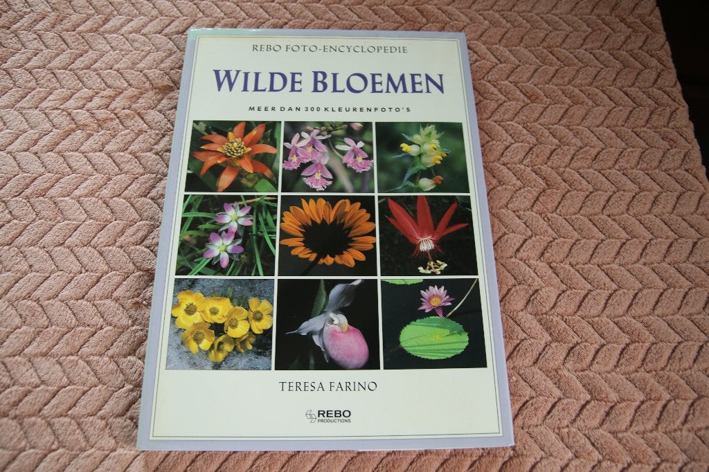 Wilde bloemenen  Rebo foto-cyclopedie, Ophalen of Verzenden, Gelezen, Dieren