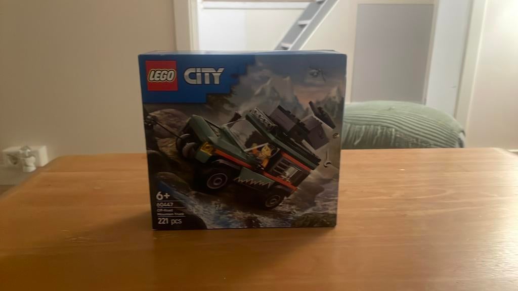 LEGO doos: Off-Road Mountain Truck, Kinderen en Baby's, Speelgoed | Duplo en Lego, Ophalen of Verzenden, Nieuw, Complete set, Lego