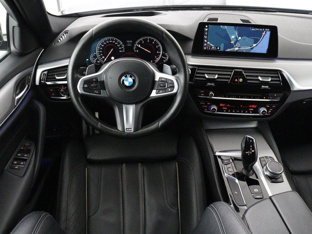 BMW 5-serie 520i M Sport | Head-Up | Leder | Stoelverwarming, Automaat, 1998 cc, Achterwielaandrijving, Gebruikt