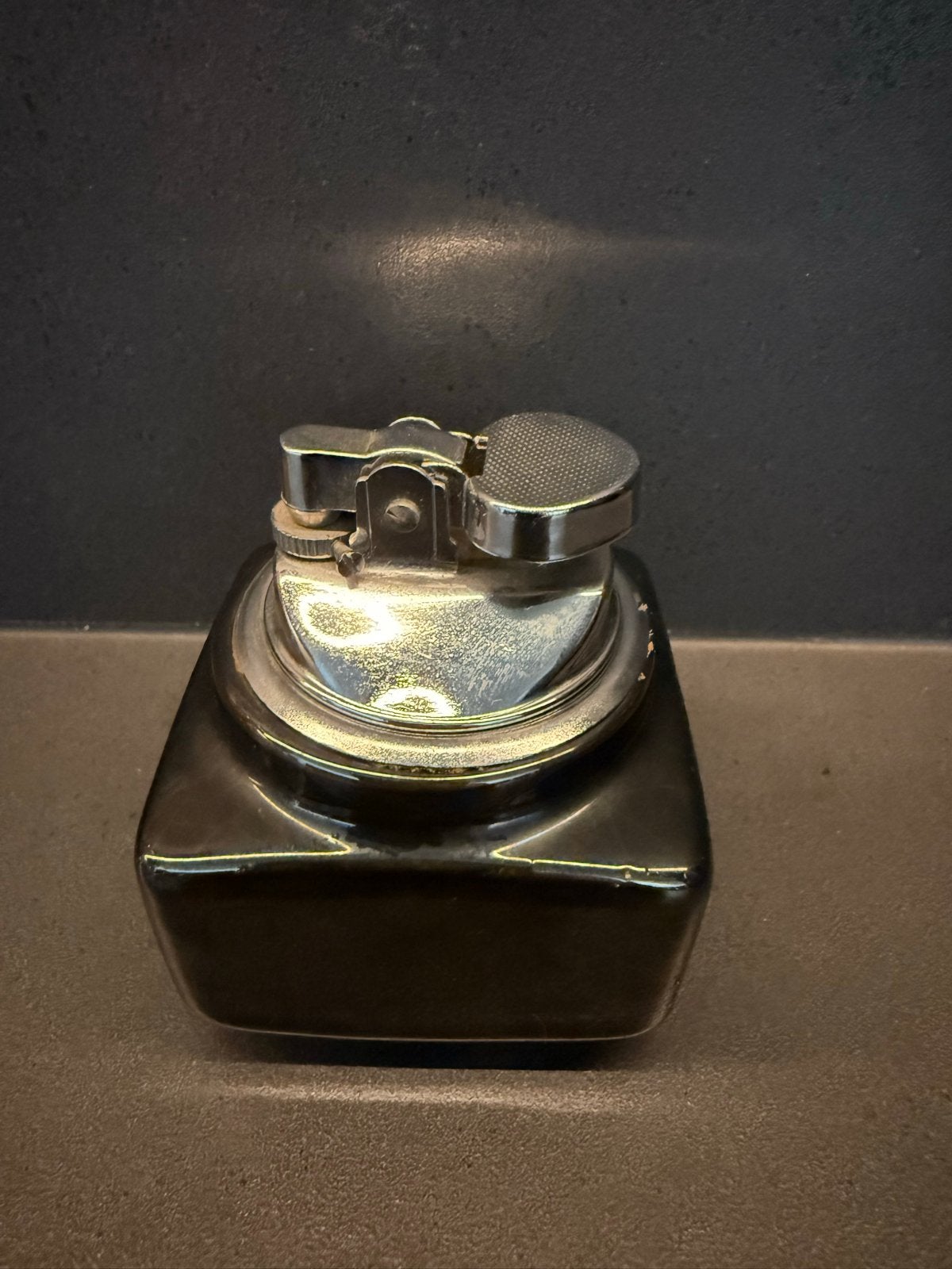 Vintage tafelaansteker zwart - retro design, Ophalen of Verzenden, Gebruikt, Aansteker