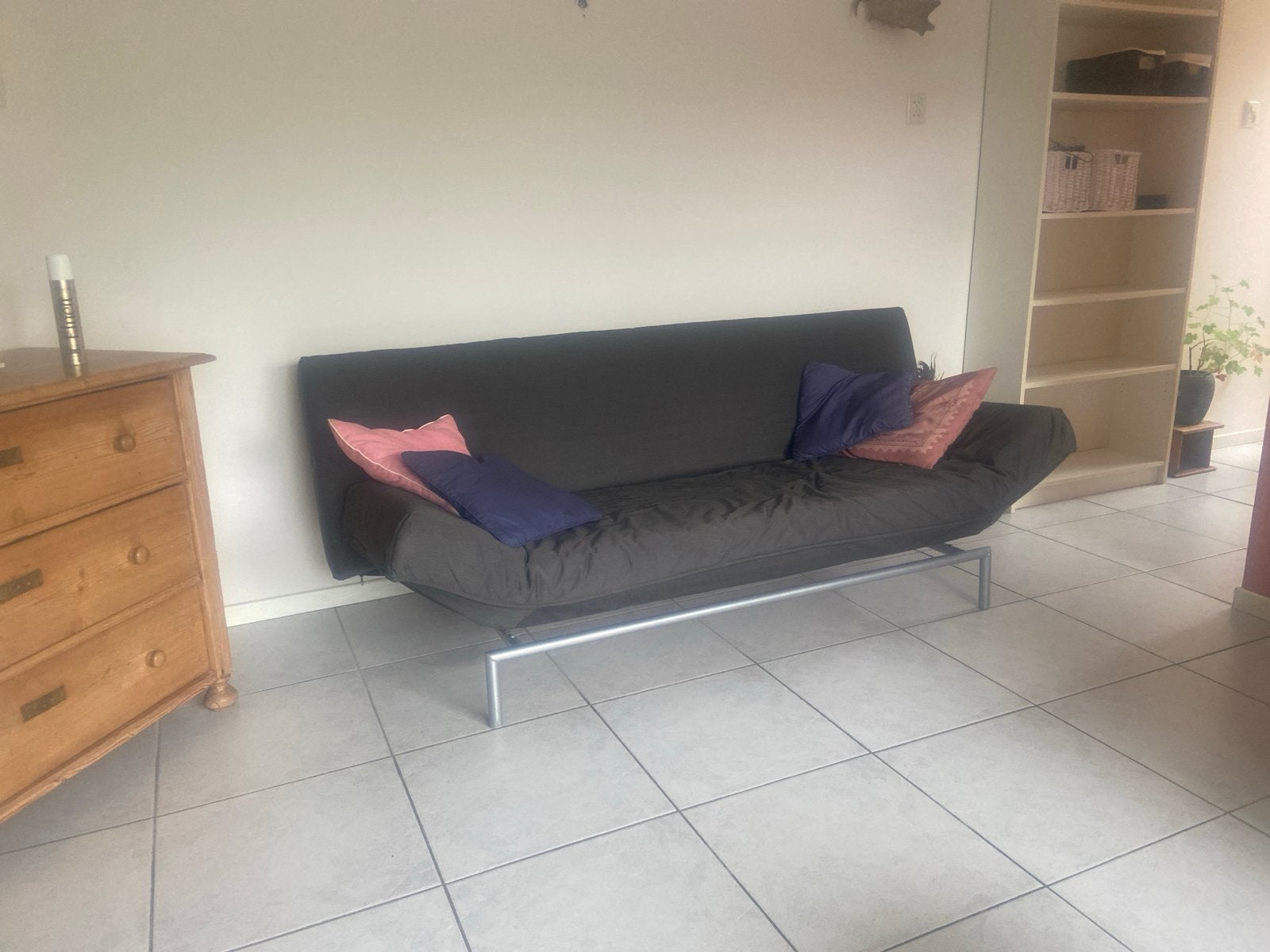 Comfortabele slaapbank - Ideaal voor kleine ruimtes, Ophalen, Gebruikt, Zwart, Tweepersoons