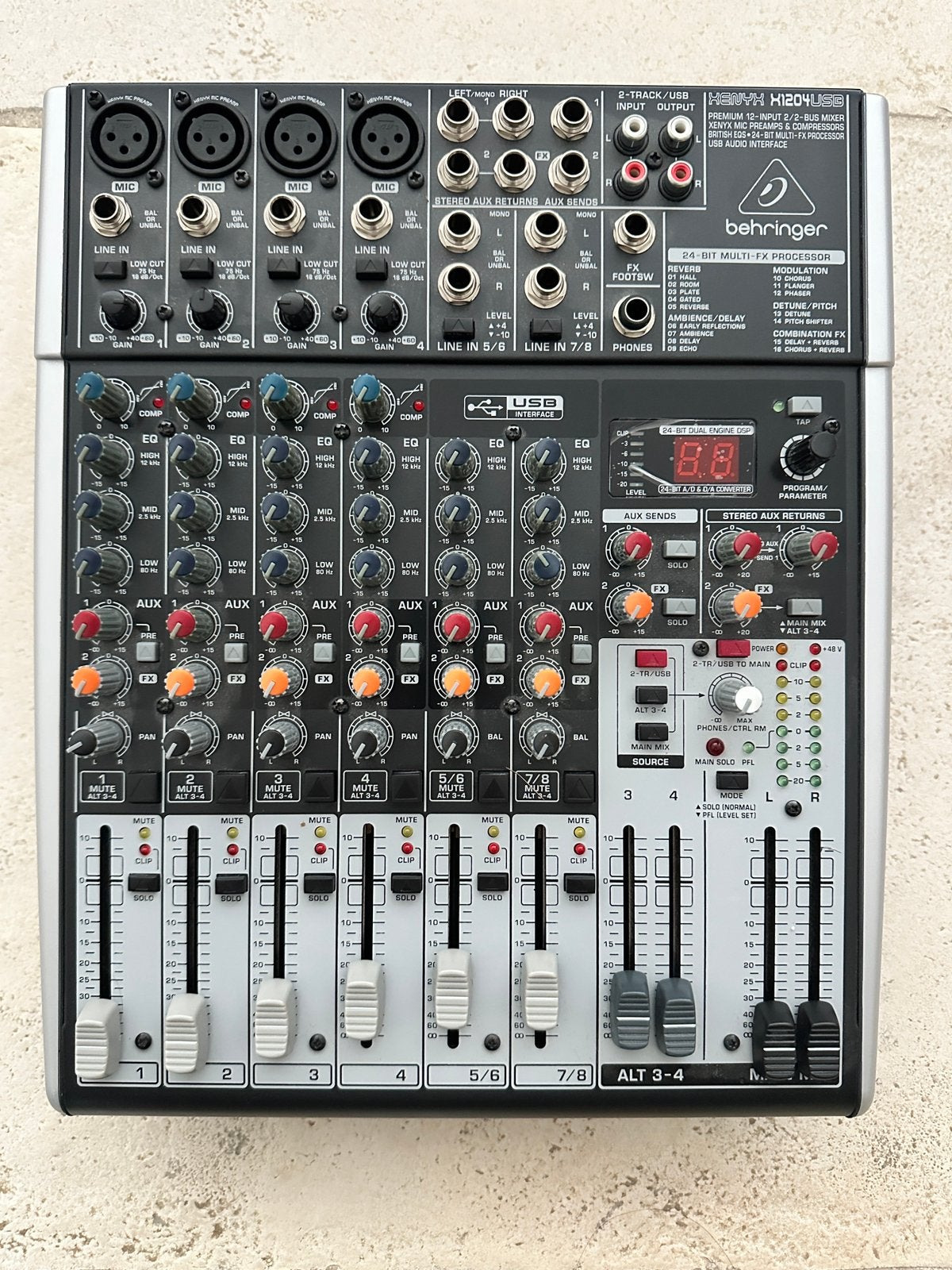Behringer Xenyx X1204USB in uitstekende staat!, Muziek en Instrumenten, Ophalen of Verzenden, Zo goed als nieuw, 10 tot 20 kanalen